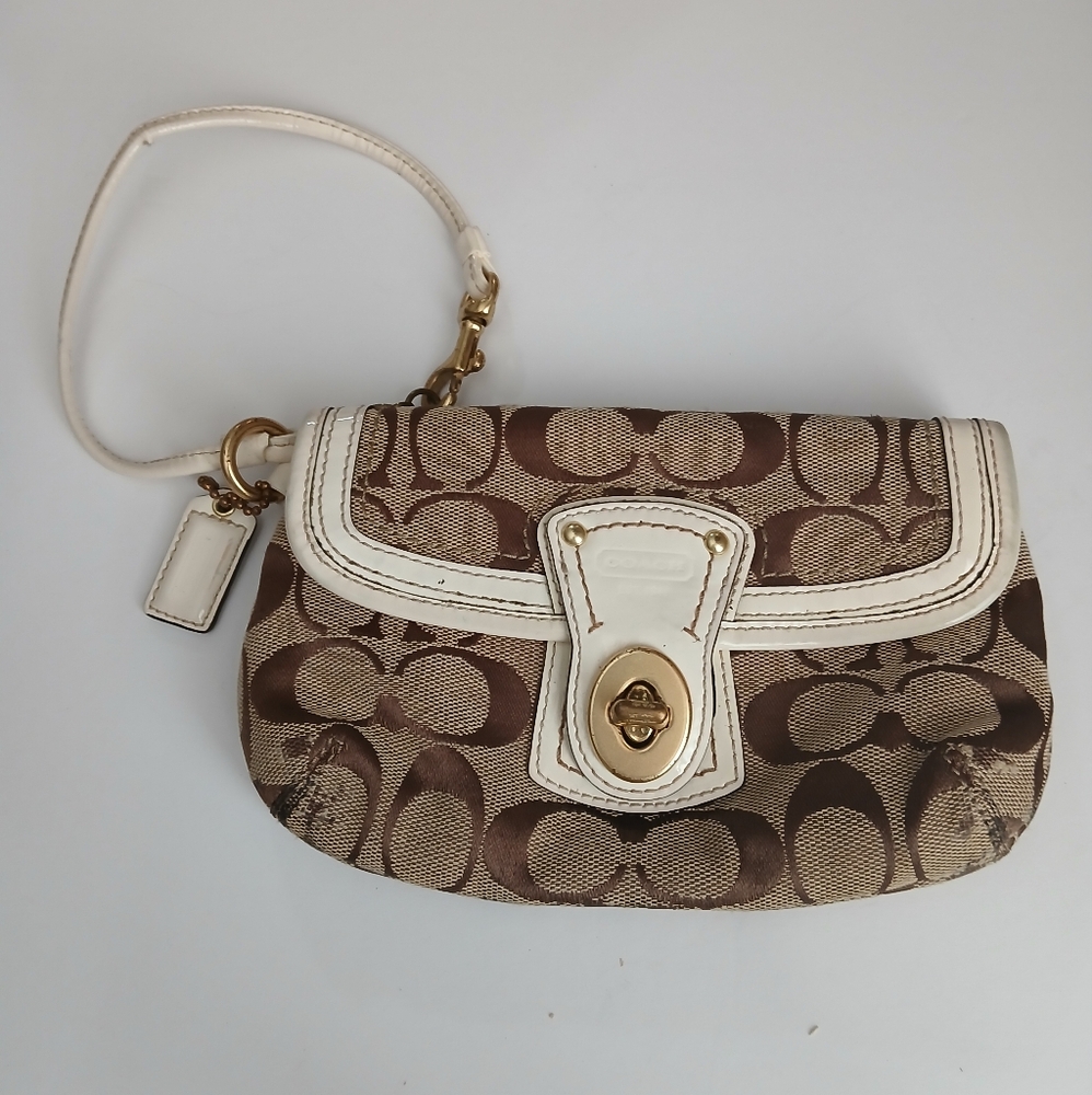 Coach Wristlet/Bag